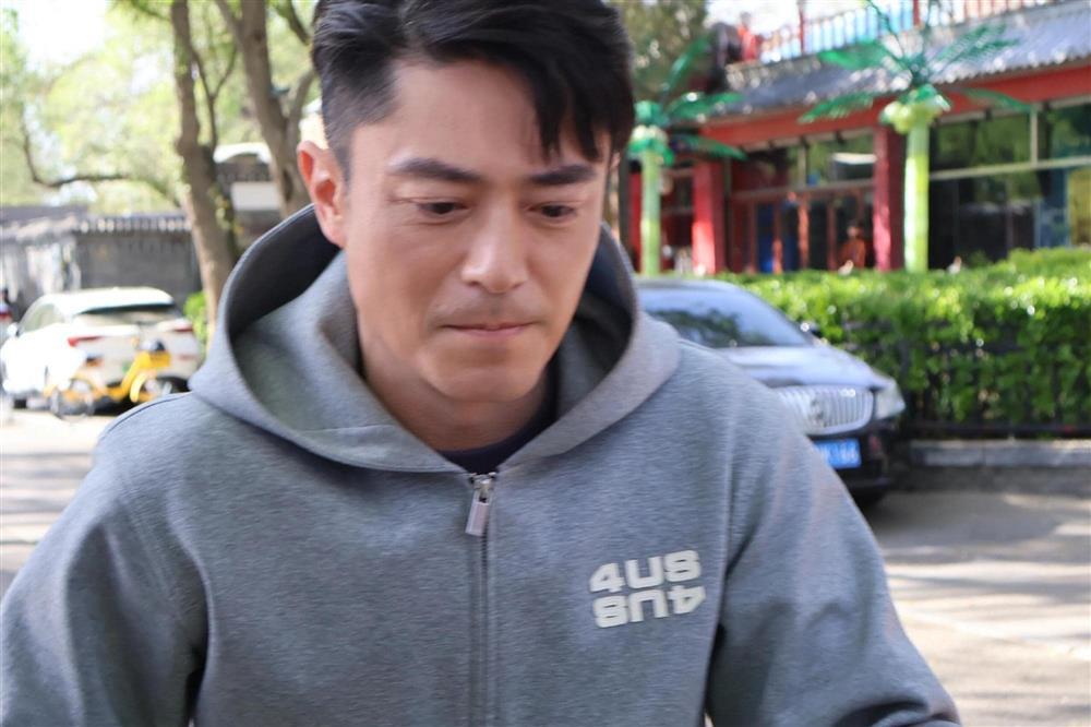 Tái xuất đóng phim ở tuổi U50, Hoắc Kiến Hoa bị chê già, tình yêu chú cháu gây tranh cãi-2