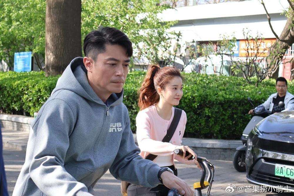 Tái xuất đóng phim ở tuổi U50, Hoắc Kiến Hoa bị chê già, tình yêu chú cháu gây tranh cãi-3