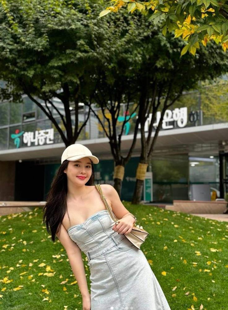 Tiểu thư xinh nhất RMIT xinh đẹp như nàng thơ với váy cúp, khoe thềm ngực đầy-3