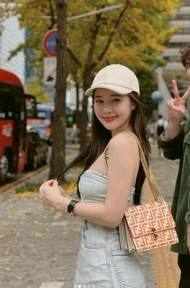 Tiểu thư xinh nhất RMIT xinh đẹp như nàng thơ với váy cúp, khoe thềm ngực đầy-4