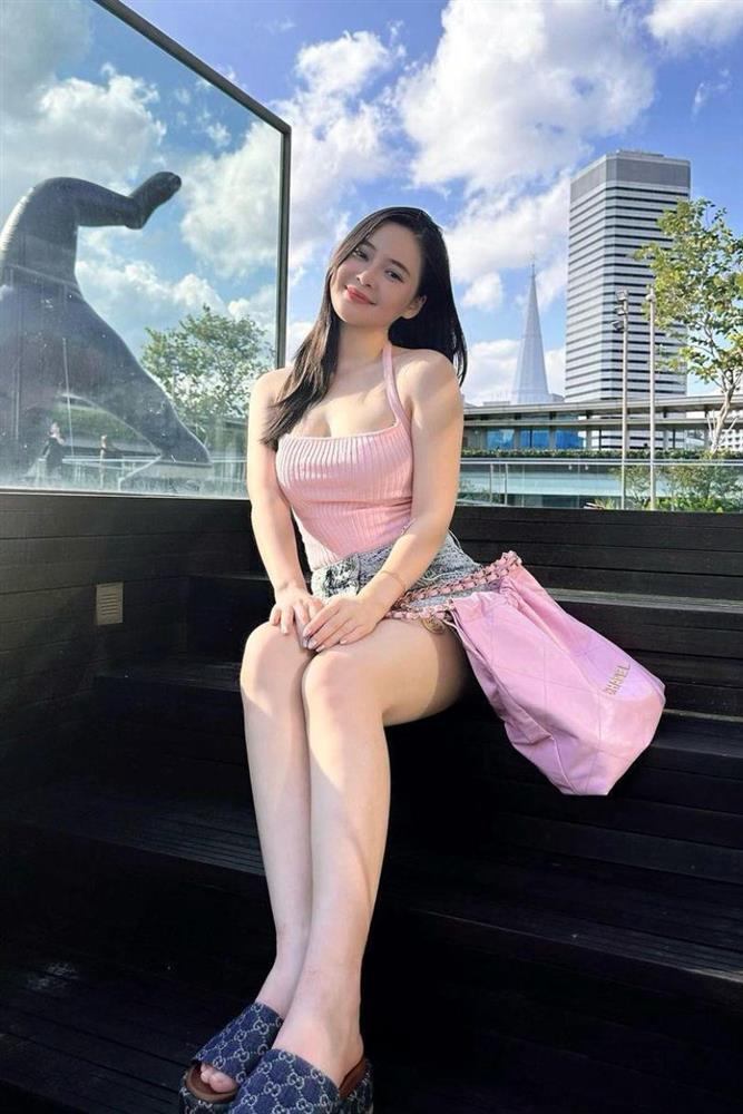 Tiểu thư xinh nhất RMIT xinh đẹp như nàng thơ với váy cúp, khoe thềm ngực đầy-7