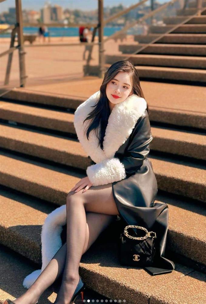 Tiểu thư xinh nhất RMIT xinh đẹp như nàng thơ với váy cúp, khoe thềm ngực đầy-8