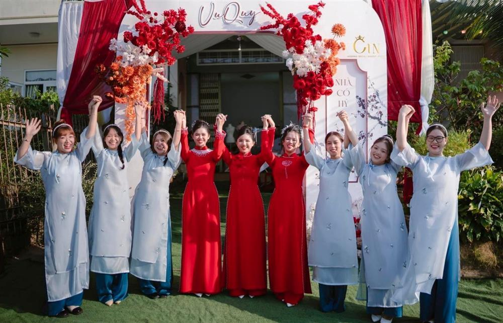 Đám cưới cực hiếm ở Lâm Đồng, 3 chị em làm cô dâu cùng ngày, vào hôn trường cùng giờ-1