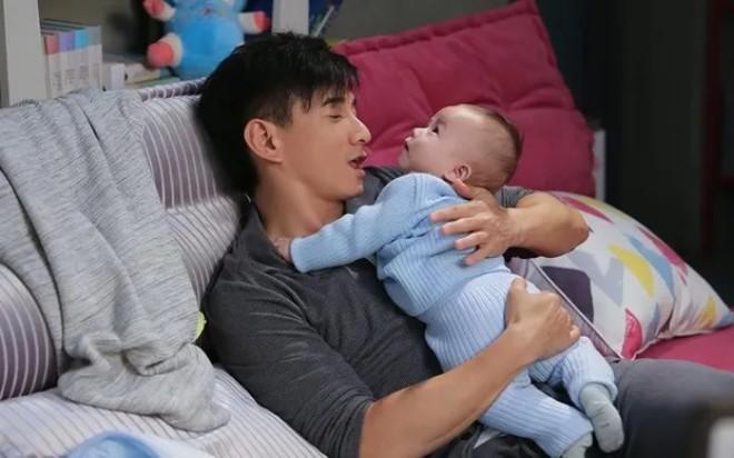 Sao nam 7X kiếm 100 nghìn tỷ sau 1 đêm, vợ là mỹ nhân cổ trang, U60 bỡ ngỡ chăm con 4 tuổi-6