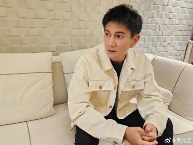 Sao nam 7X kiếm 100 nghìn tỷ sau 1 đêm, vợ là mỹ nhân cổ trang, U60 bỡ ngỡ chăm con 4 tuổi-7