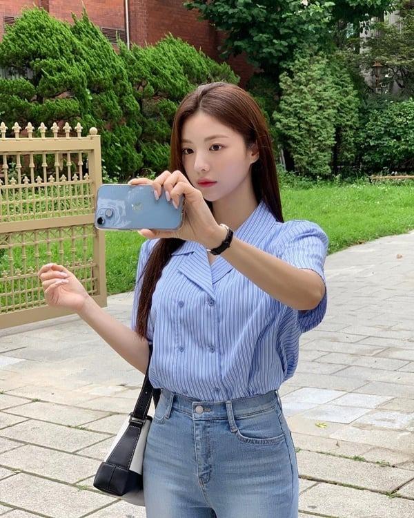 Mẫu áo cộc tay trẻ trung, mát mẻ đáng sắm nhất dịp Hè về-1