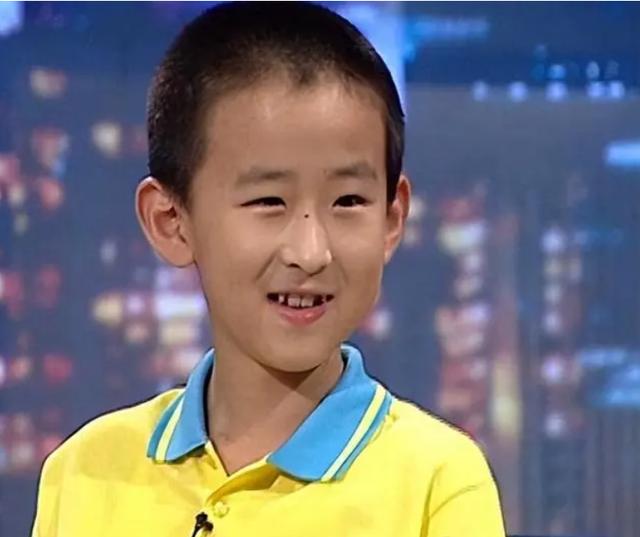 Thần đồng đỗ đại học năm 10 tuổi, IQ ngang Einstein nhưng học 8 năm không ra được trường-1