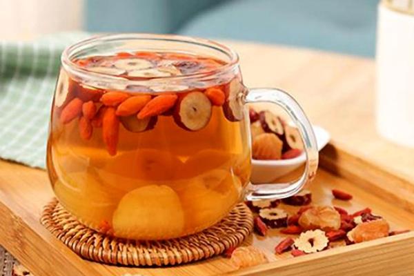 Lợi ích của việc uống nước táo đỏ và những lưu ý-1