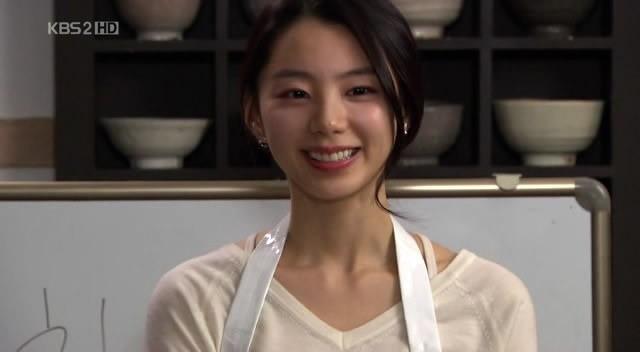 Cuộc sống sao nữ hạng B một bước lên mây-2