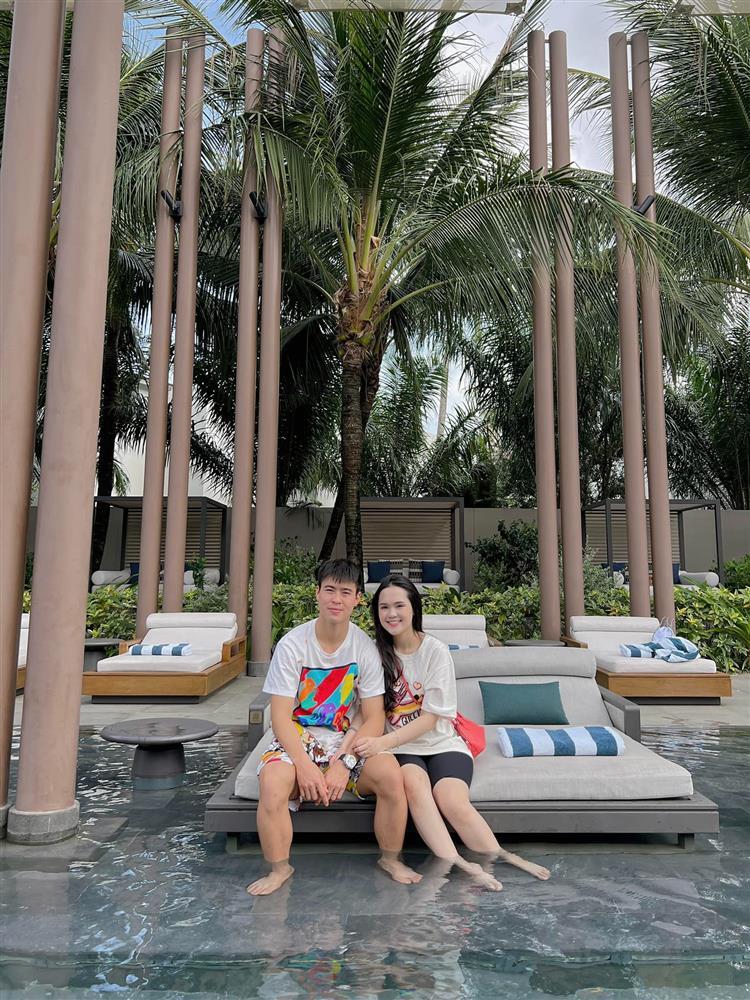 Bà xã hậu vệ Đỗ Duy Mạnh sắc vóc thay đổi thế nào sau sinh con thứ 2?-5