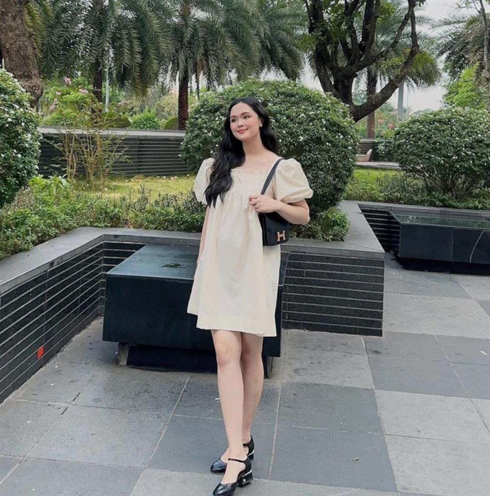 Bà xã hậu vệ Đỗ Duy Mạnh sắc vóc thay đổi thế nào sau sinh con thứ 2?-6