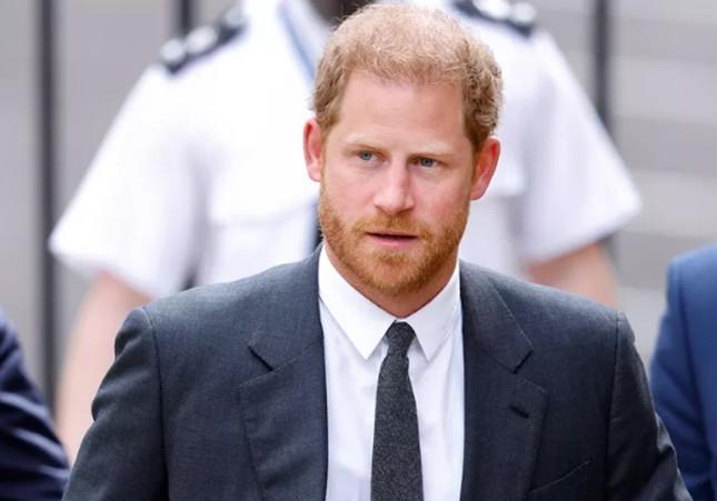 Harry từ bỏ quyền cư trú ở Anh-1