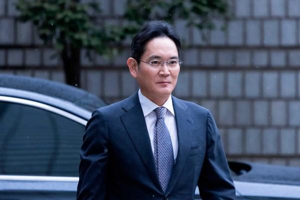 Chủ tịch Tập đoàn Samsung - Jay Y. Lee trở thành người giàu nhất Hàn Quốc-1