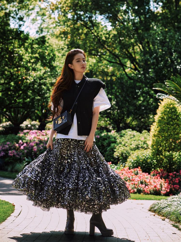 Lưu Diệc Phi gây xôn xao vì mặc váy như giẻ chà nồi, netizen vẫn khẳng định một điều?-3