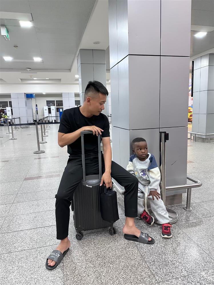 Quang Linh Vlogs háo hức đưa Lôi Con về Việt Nam, phút 89 gặp sự cố buộc phải hủy chuyến-1