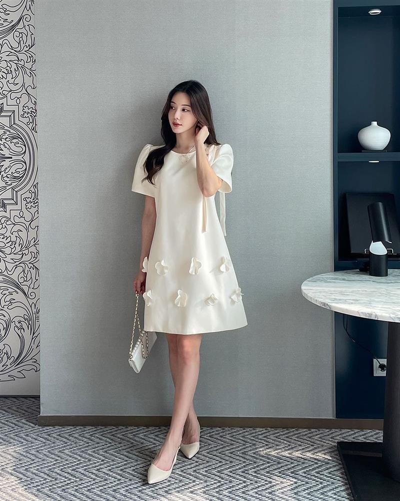 5 kiểu đầm thanh lịch và tôn dáng, phù hợp để diện khi tới sở làm-2