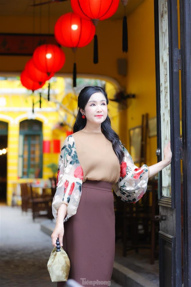 Ảnh đời thường không chỉnh sửa của NSND Thu Hà ở tuổi 55-5