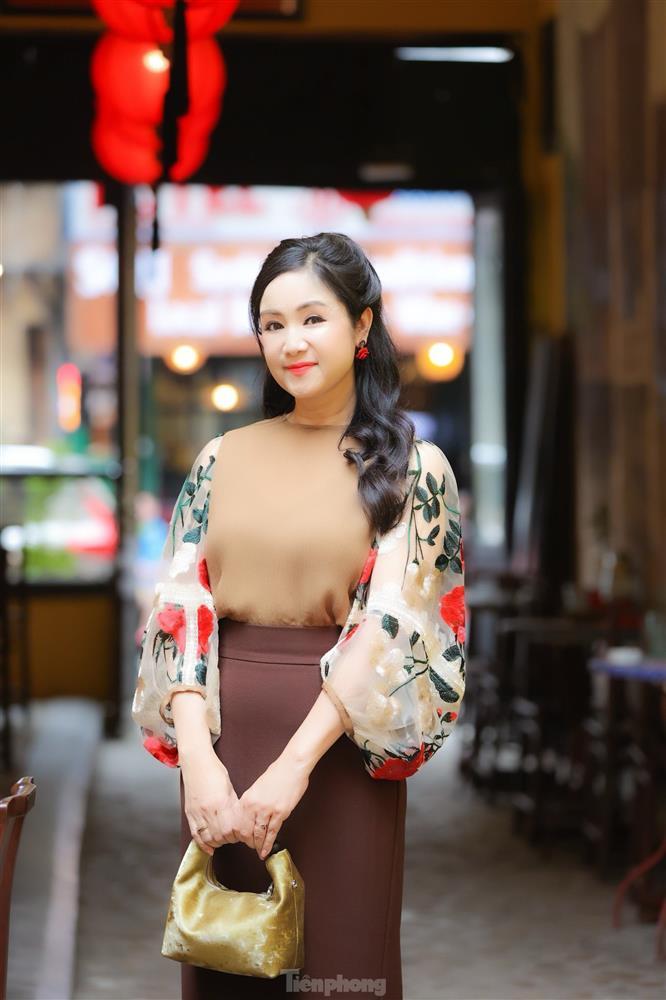 Ảnh đời thường không chỉnh sửa của NSND Thu Hà ở tuổi 55-6