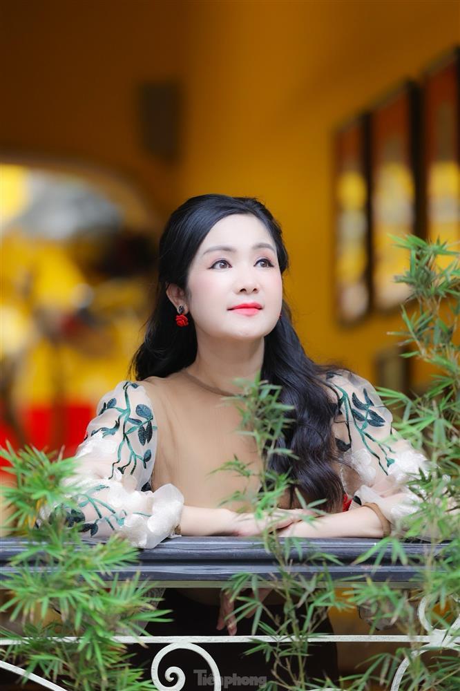 Ảnh đời thường không chỉnh sửa của NSND Thu Hà ở tuổi 55-7