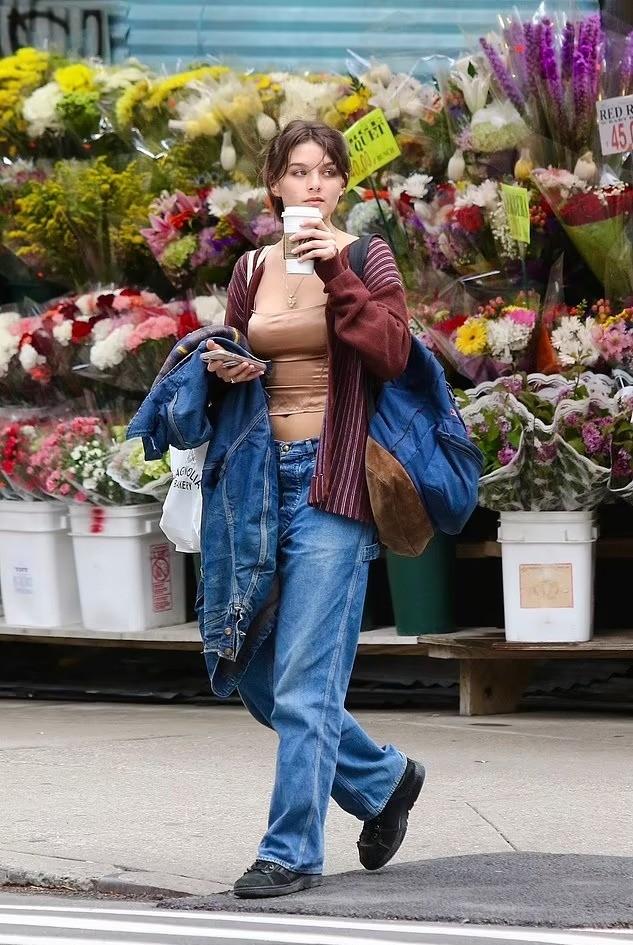 Tom Cruise làm lơ con gái bước sang tuổi 18-4