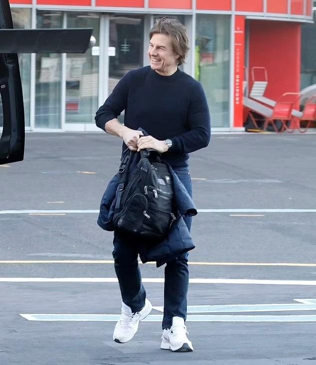 Tom Cruise làm lơ con gái bước sang tuổi 18-9