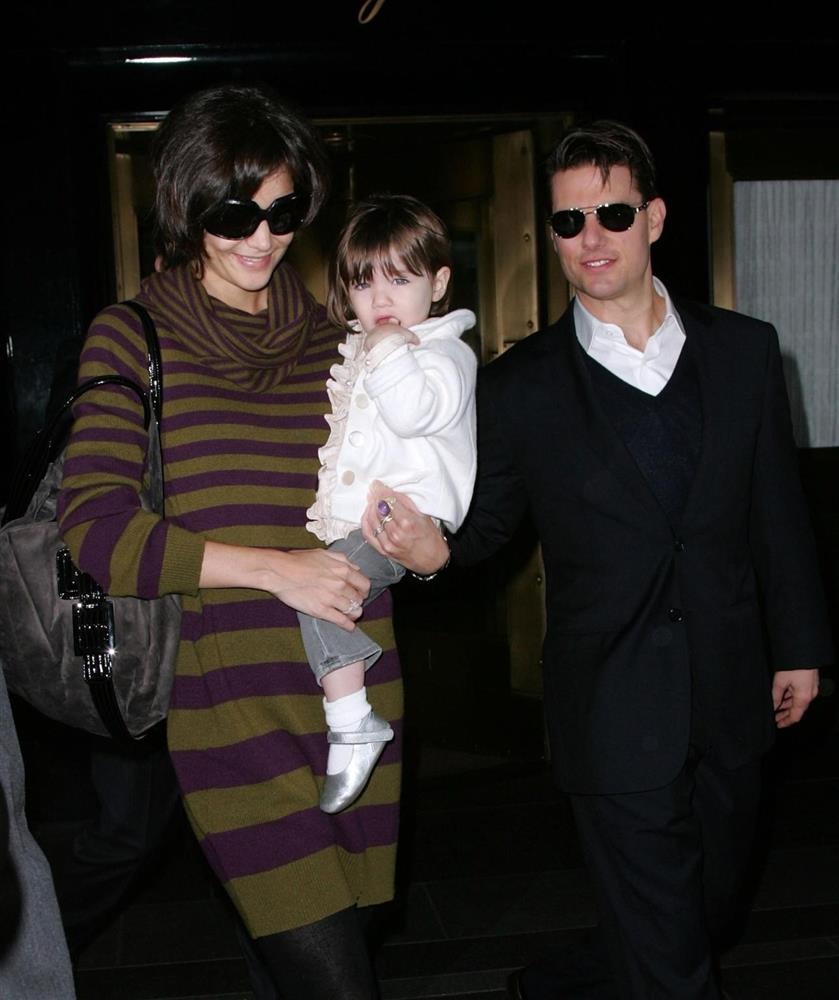Tom Cruise làm lơ con gái bước sang tuổi 18-10