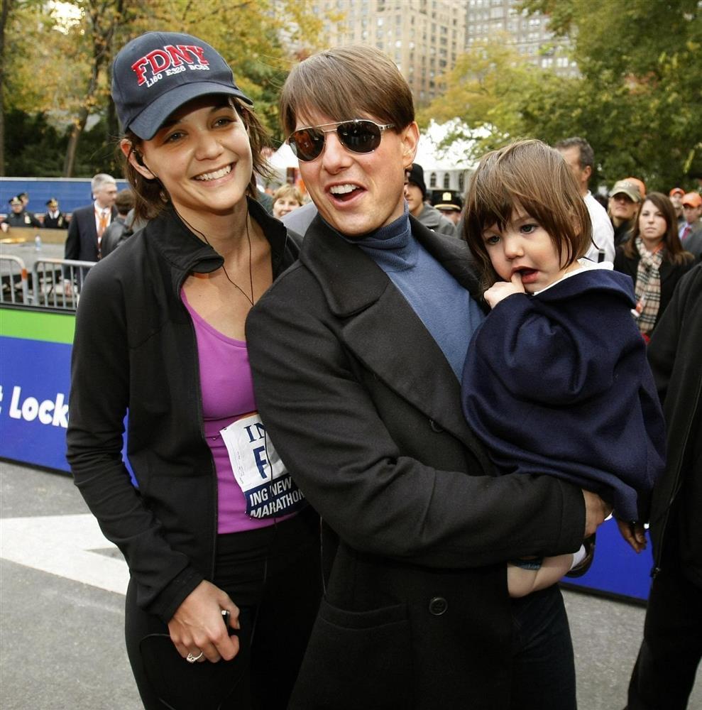 Tom Cruise làm lơ con gái bước sang tuổi 18-11