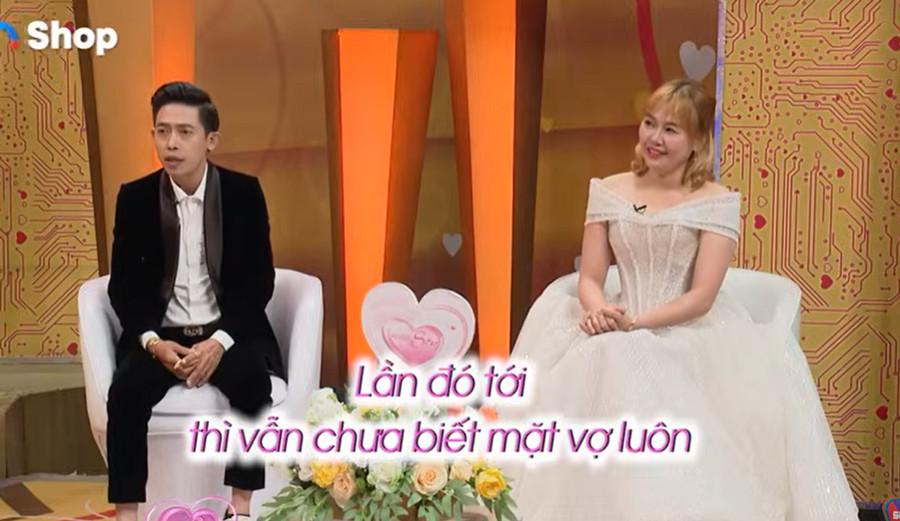 Đến sửa bình nóng lạnh, anh thợ cưới luôn con gái xinh đẹp của chủ nhà-1