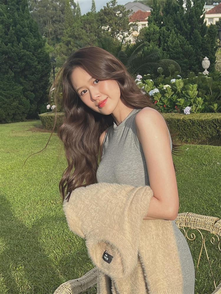 Vợ sắp cưới kém 12 tuổi của diễn viên Anh Đức: Xinh đẹp như hotgirl, gu thời trang bánh bèo-2