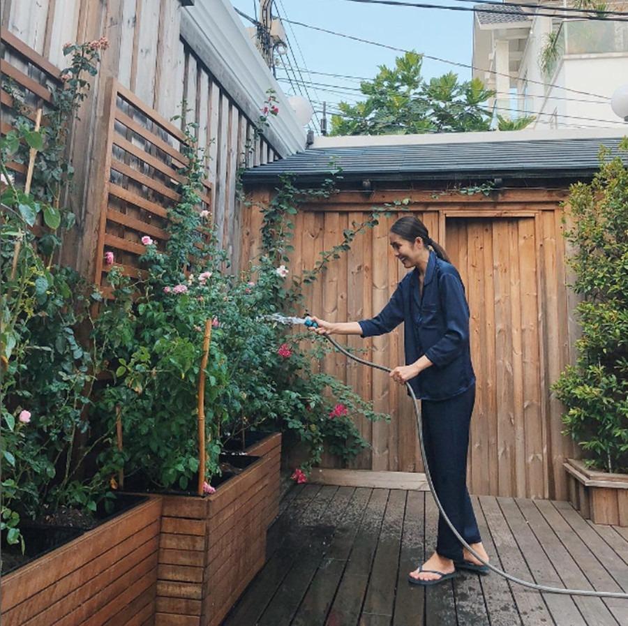 Ngọc nữ Tăng Thanh Hà rời bỏ showbiz lặng thầm phục vụ chồng và 3 con-18