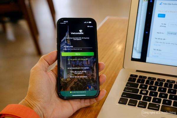 Vụ mất 11,9 tỷ trong tài khoản Vietcombank: Ngăn app lạ từ Nhật rút trộm tiền-3