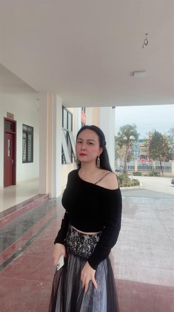 Chia tay Quách Ngọc Ngoan, nhan sắc Phượng Chanel thăng hạng chỉ bằng một phương pháp-1