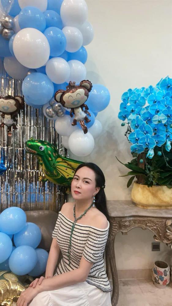 Chia tay Quách Ngọc Ngoan, nhan sắc Phượng Chanel thăng hạng chỉ bằng một phương pháp-2