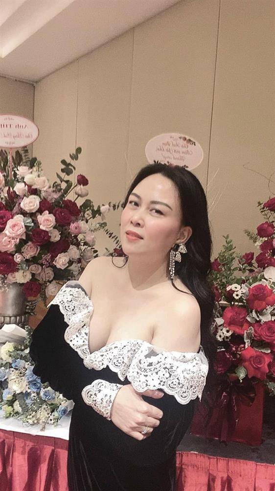 Chia tay Quách Ngọc Ngoan, nhan sắc Phượng Chanel thăng hạng chỉ bằng một phương pháp-6