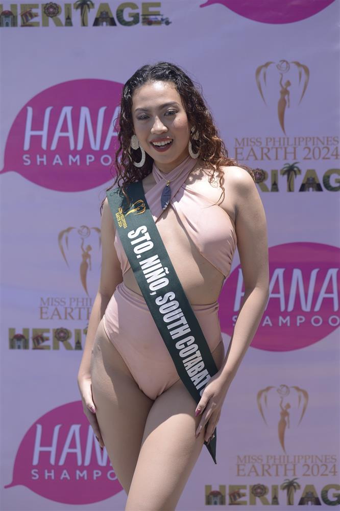 Thí sinh Hoa hậu Trái Đất Philippines lộ nhược điểm với bikini