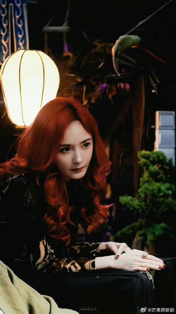 Dương Mịch nhận chỉ trích vì móng tay, vướng nghi vấn coi thường nhân viên trong trường quay-2