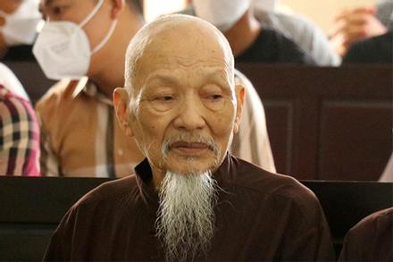 Tai tiếng 'thầy ông nội' Lê Tùng Vân, người vừa bị khởi tố tội loạn luân khi đang lĩnh án