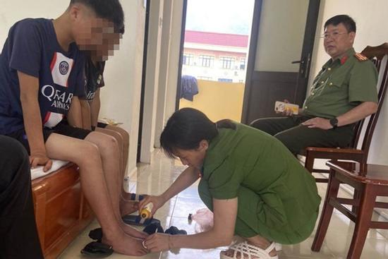 Sự thật bất ngờ chuyện 2 cậu bé đạp xe từ Điện Biên xuống Hà Nội để tìm mẹ