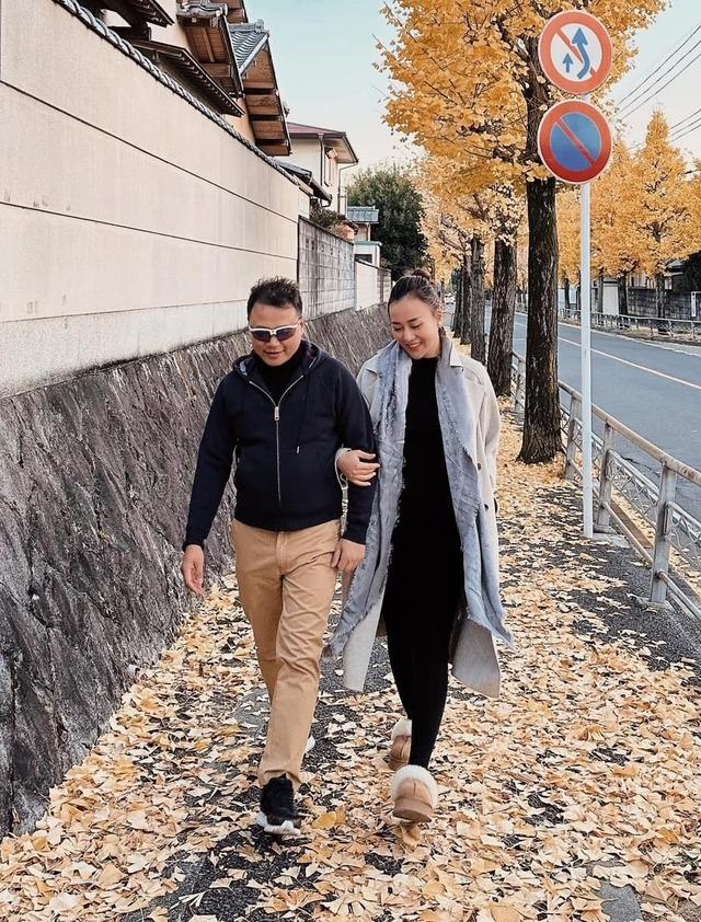 Phương Oanh lộ diện trước thềm lâm bồn, bụng bầu to vượt mặt nhưng vẫn gây sốt vì điều này-7