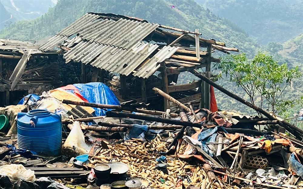 Sập nhà do mưa lớn, bé 5 tuổi tử vong ở Hà Giang-1