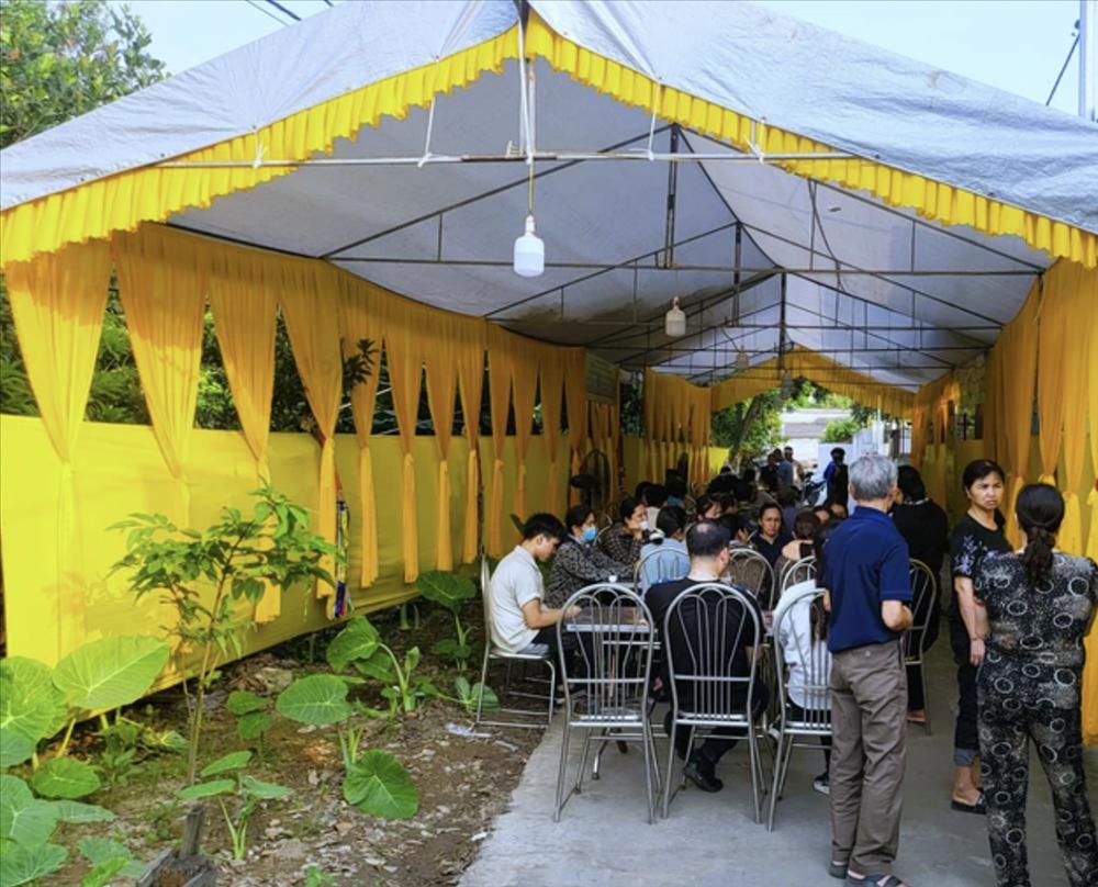 Đám tang thiếu nữ bị sát hại, giấu xác trong vườn chuối: Ám ảnh tiếng khóc đòi con của gia đình nạn nhân, đau lòng đứa trẻ 5 tháng tuổi khát sữa mẹ-1