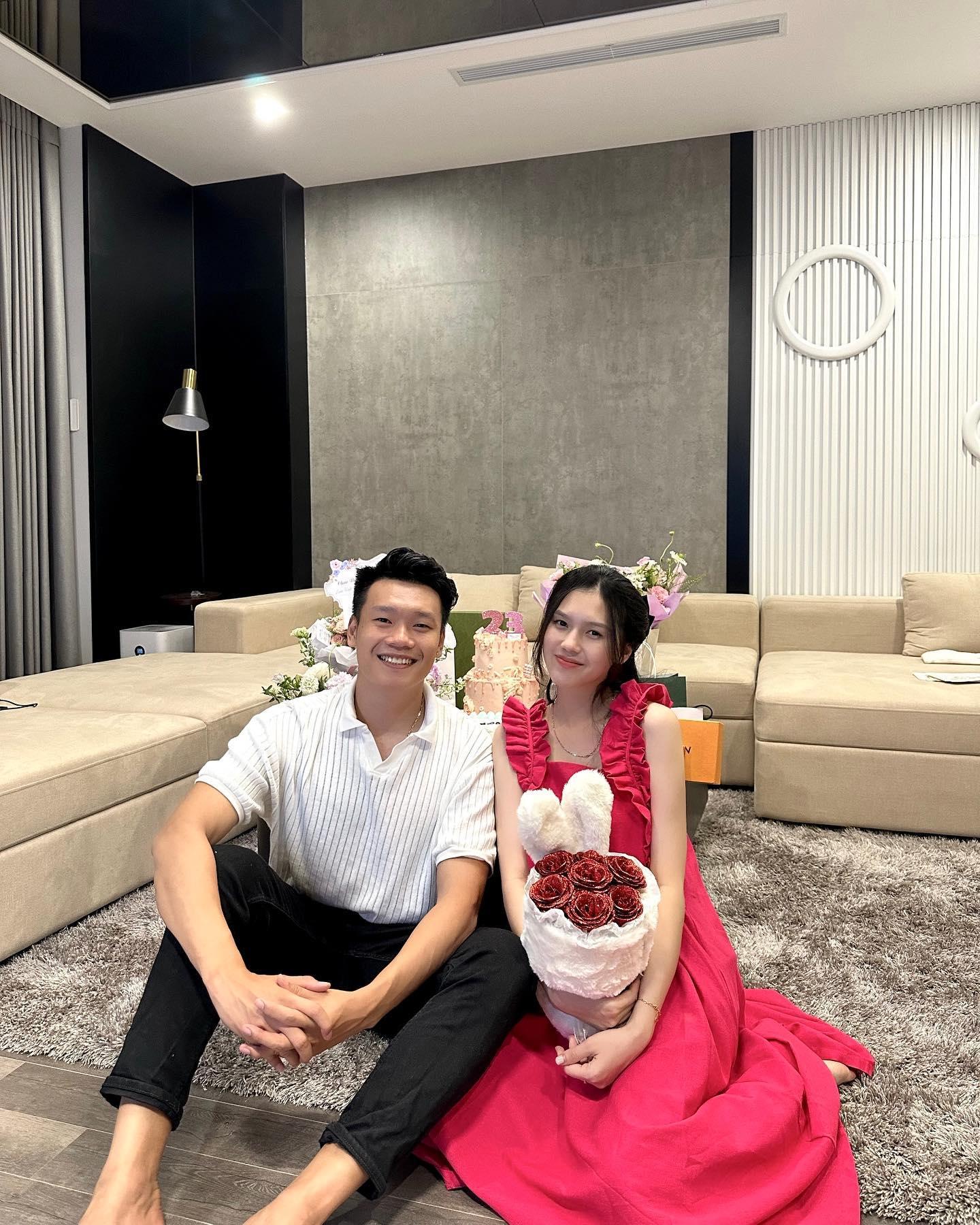 Ngắm căn nhà sang xịn đang được rao bán gấp của vợ chồng cầu thủ Thành Chung-3