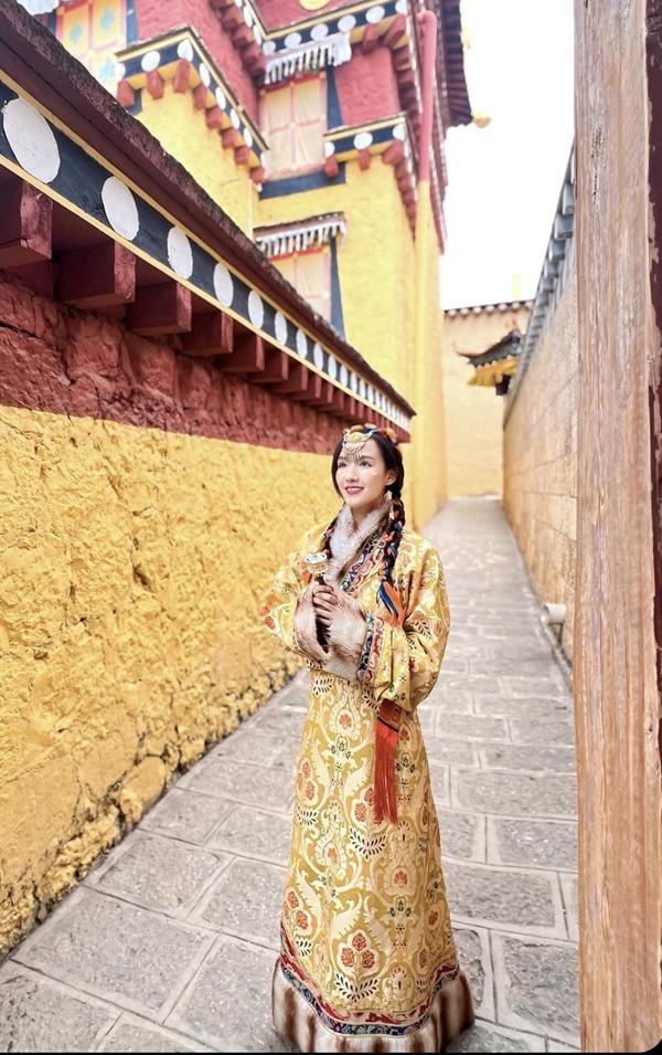 Sắc vóc đời thực tuổi 39 của nữ diễn viên VFC nổi tiếng giàu có ở miền Bắc-8