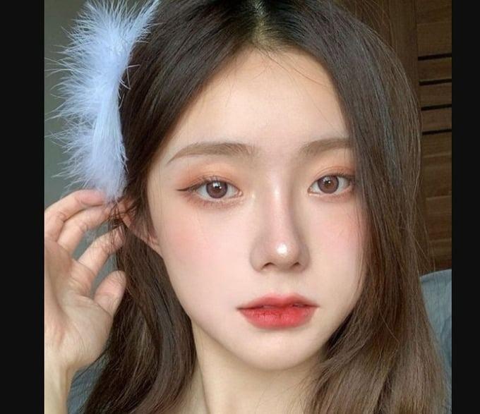 Mẹo trang điểm mùa hè không trôi, bất chấp mồ hôi, da dầu-1