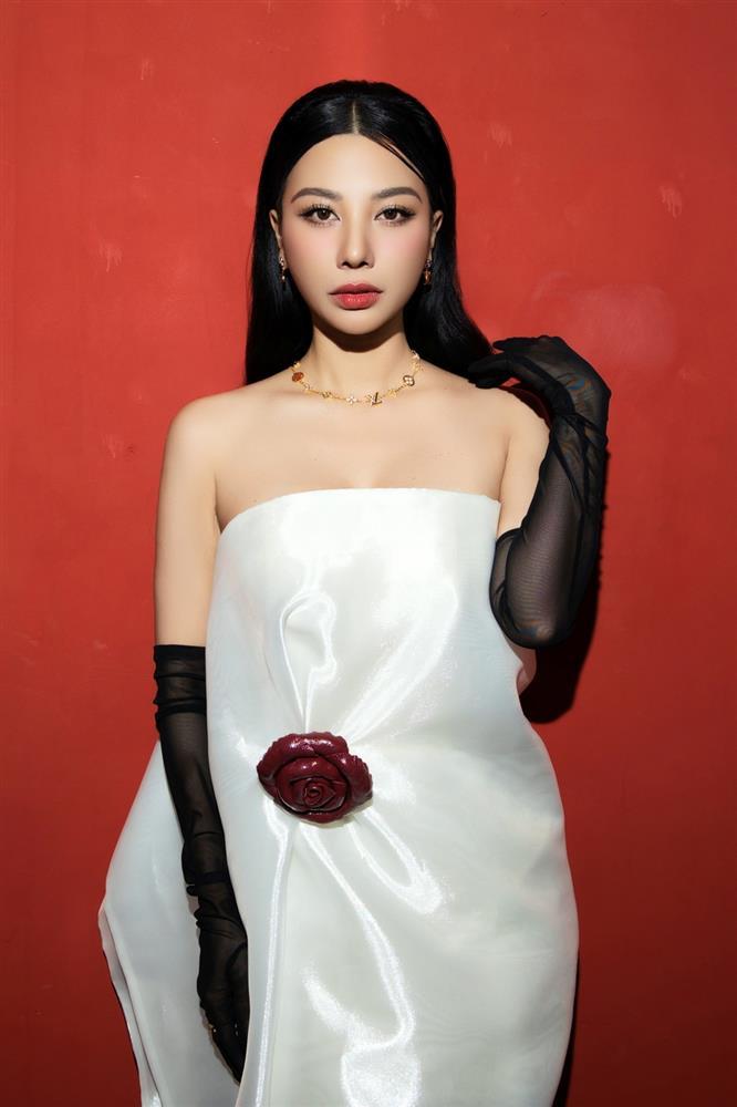 Ca sĩ Phượng Vũ vực dậy sau những đau khổ vật vã vì chuyện tình cảm-4