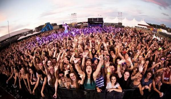 Khán giả đêm nhạc vỡ trận tại Hà Nội chỉ trích ban tổ chức-2