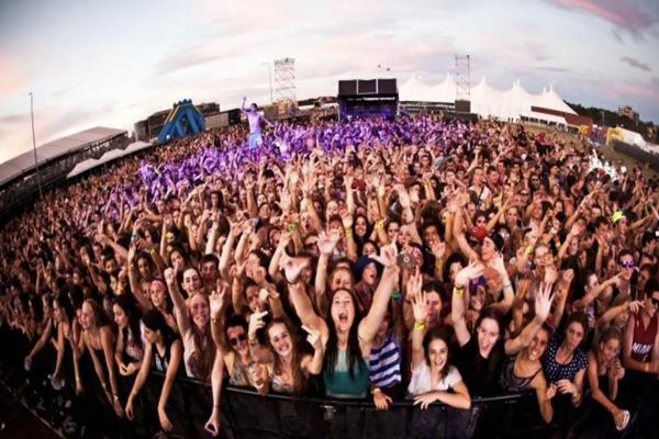 Ban tổ chức đêm nhạc bị vỡ trận ở Hà Nội trở tay không kịp-3