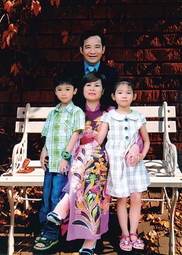 Đời tư ít ai biết NSƯT Quang Tèo: Cưới vợ 14 năm mới có con, chuyên đóng vai nghèo nhưng ngoài đời là đại gia đích thực-2
