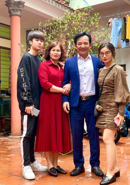 Đời tư ít ai biết NSƯT Quang Tèo: Cưới vợ 14 năm mới có con, chuyên đóng vai nghèo nhưng ngoài đời là đại gia đích thực-4