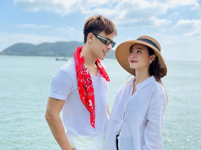 Midu lên xe hoa: 3 người bạn đặc biệt phản ứng thế nào?-4